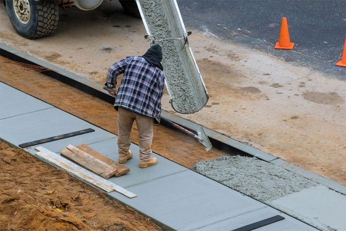 Concrete Sealing and Winter Protection: How to Prevent Scaling, Spalling, and De-Icing Salt Damage